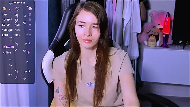 Snapshot of ZoyaMill chatting on 17, 10, 2025 ZoyaMill online show from 17, 10, 2025