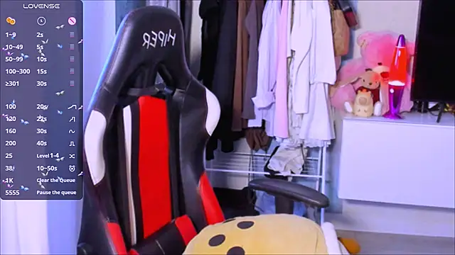 Snapshot of ZoyaMill chatting on 18, 10, 2025 ZoyaMill online show from 18, 10, 2025