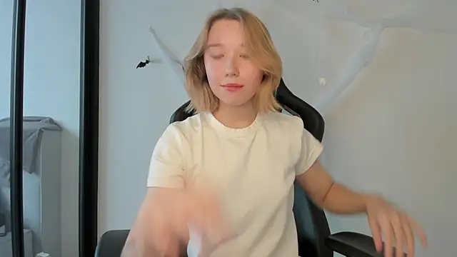 Agatha May online show from 29, 10, 2025