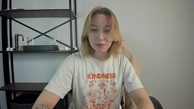 Agatha May online show from 25, 11, 2025