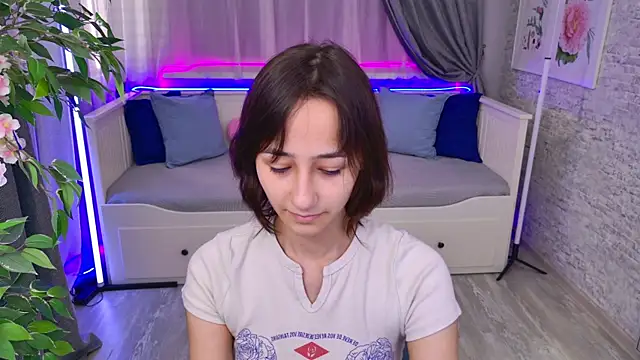 EmilySwonn online show from 18, 9, 2025