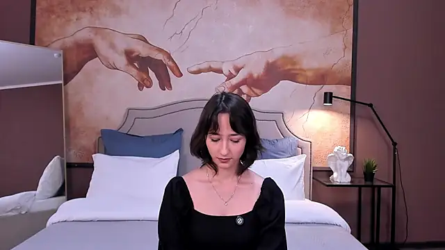 Snapshot of EmilySwonn chatting on 10, 10, 2025 EmilySwonn online show from 10, 10, 2025