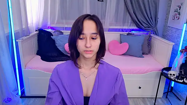 Snapshot of EmilySwonn chatting on 30, 10, 2025 EmilySwonn online show from 30, 10, 2025