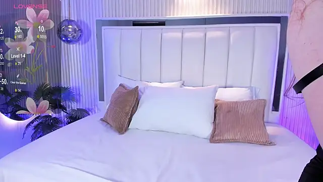 MariathLittle online show from 10, 11, 2025