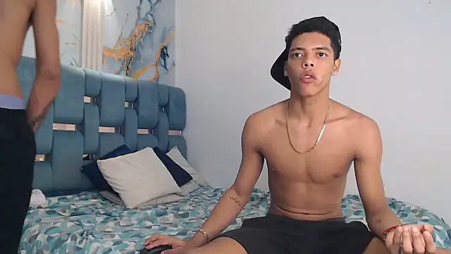 PRETTY FEM online show from 4, 3, 2026