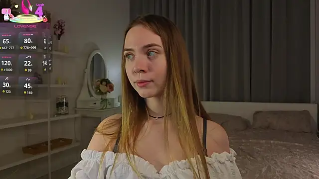 Snapshot of CarollSmithh chatting on 13, 10, 2025 CarollSmithh online show from 13, 10, 2025