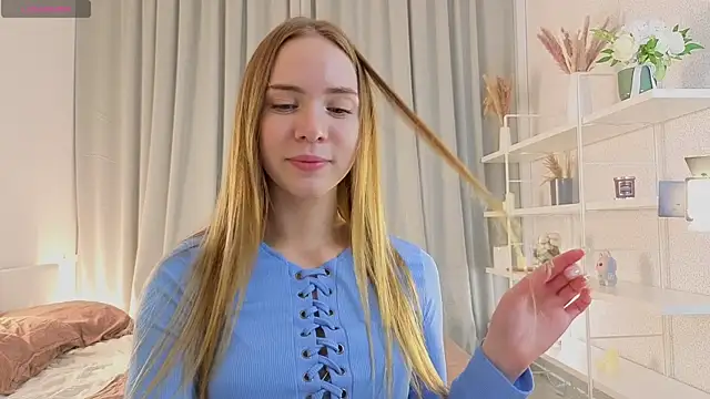 Snapshot of CarollSmithh chatting on 13, 11, 2025 CarollSmithh online show from 13, 11, 2025