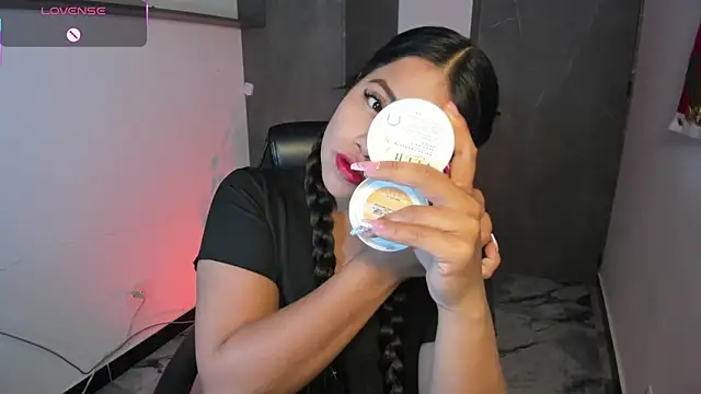 Victoria b  online show from 20, 12, 2025