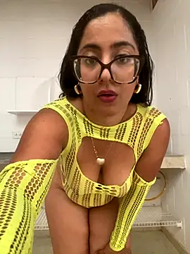 Snapshot of Jessyivonne chatting on 16, 10, 2025 Jessyivonne online show from 16, 10, 2025