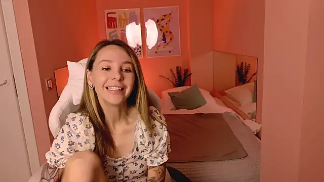 Snapshot of MiaGraham1 chatting on 19, 10, 2025 MiaGraham1 online show from 19, 10, 2025