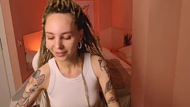 Snapshot of MiaGraham1 chatting on 6, 11, 2025 MiaGraham1 online show from 6, 11, 2025