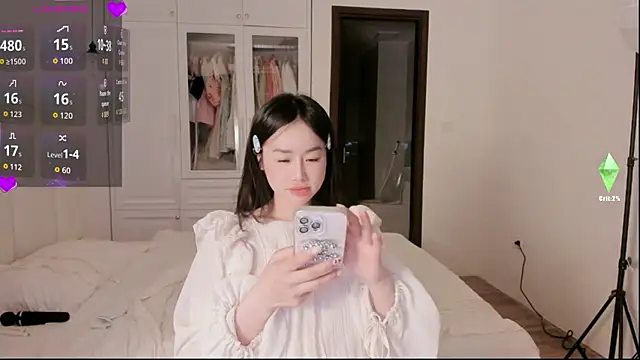 strawberry-ni online show from 30, 10, 2025