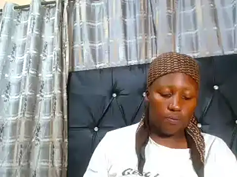 MelaninBunii online show from 18, 9, 2025