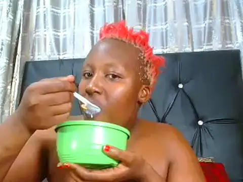 MelaninBunii online show from 28, 9, 2025