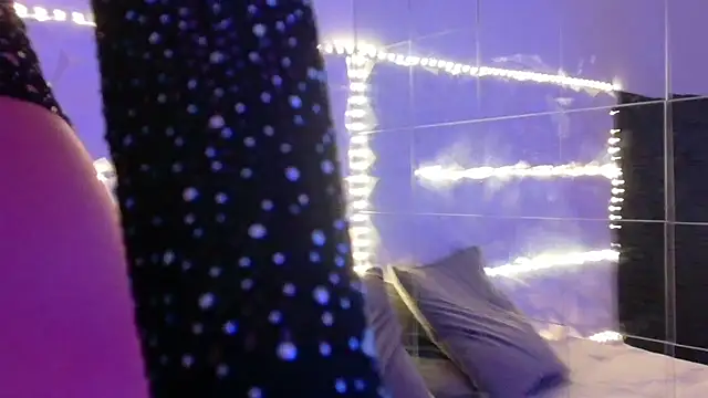 Snapshot of Aishha_ chatting on 13, 10, 2025 Aishha online show from 13, 10, 2025