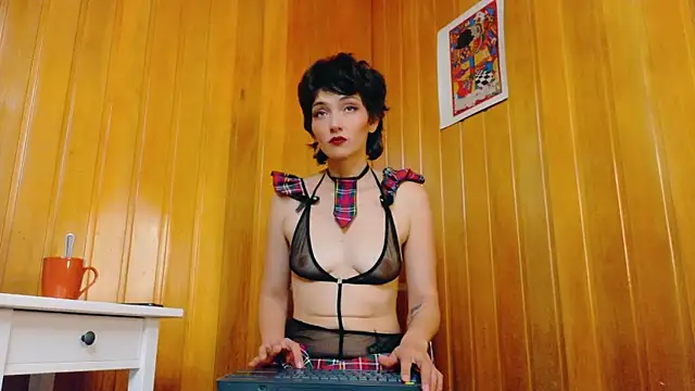 Snapshot of Zafiro_Gem_ chatting on 16, 10, 2025 Zafiro Gem online show from 16, 10, 2025