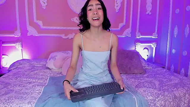 aitana johns online show from 9, 10, 2025