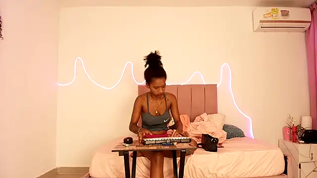 Snapshot of Valerin_salazar chatting on 21, 10, 2025 Valerin salazar online show from 21, 10, 2025