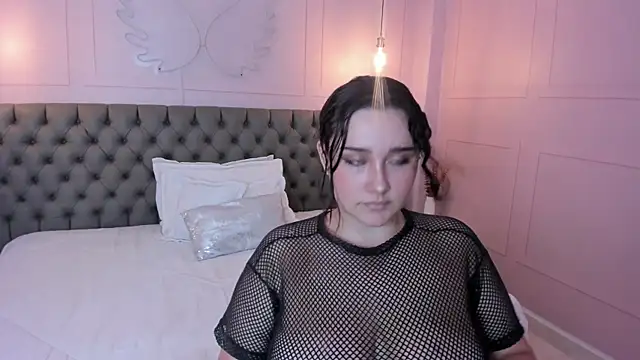 Snapshot of Briana_24 chatting on 12, 10, 2025 Briana 24 online show from 12, 10, 2025