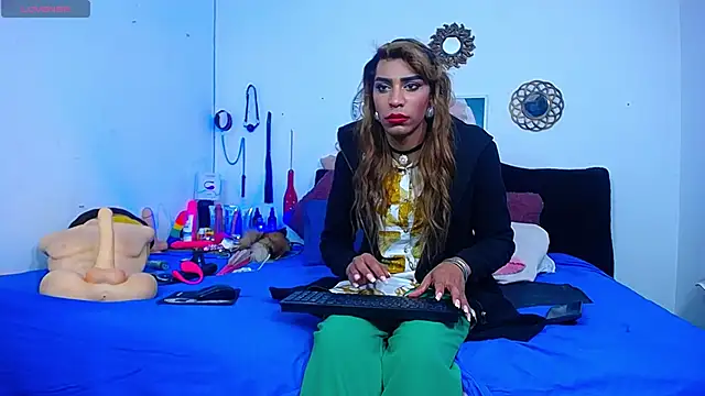 Starhott  online show from 21, 11, 2025