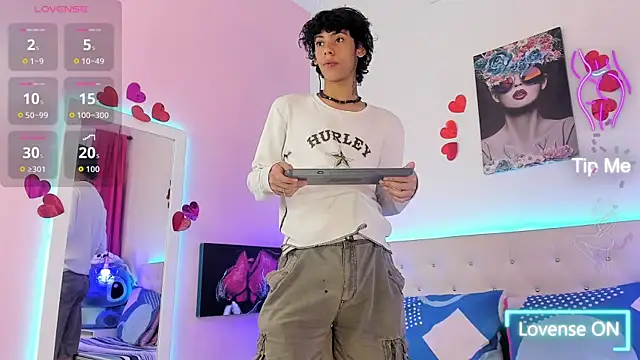 Snapshot of Thedoll_ethan7 chatting on 18, 10, 2025 Thedoll ethan7 online show from 18, 10, 2025