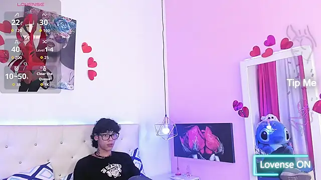 Snapshot of Thedoll_ethan7 chatting on 22, 10, 2025 Thedoll ethan7 online show from 22, 10, 2025