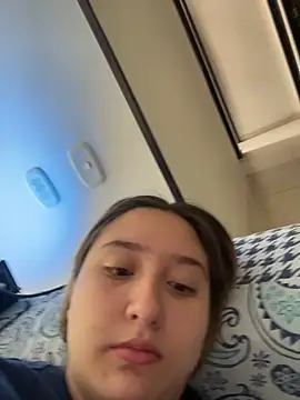 Snapshot of MoraInFire chatting on 4, 12, 2025 MoraInFire online show from 4, 12, 2025