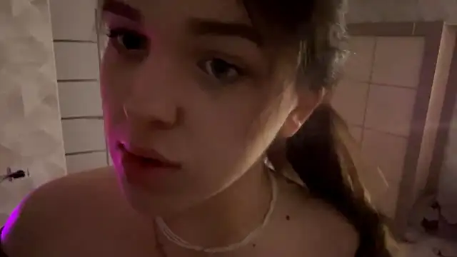 Snapshot of CarylWeatherholtz chatting on 21, 10, 2025 CarylWeatherholtz online show from 21, 10, 2025