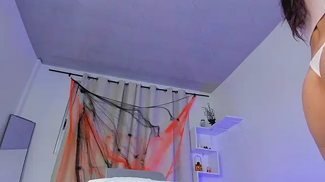 Selenafox 0 online show from 13, 10, 2025