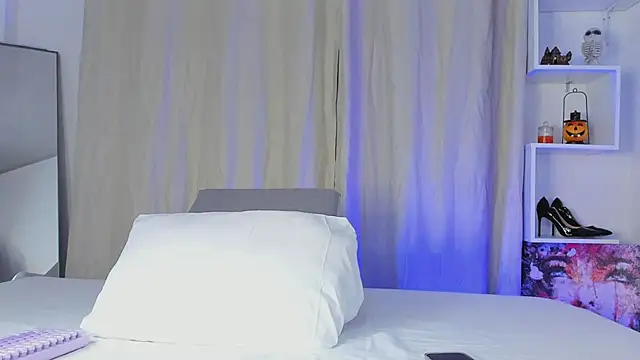 Selenafox 0 online show from 5, 11, 2025