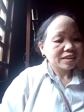 Snapshot of _YooY_ chatting on 10, 10, 2025 YooY online show from 10, 10, 2025