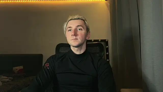 Elvin Vaenight online show from 4, 2, 2026