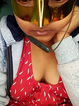 mimi87hoty online show from 10, 1, 2026