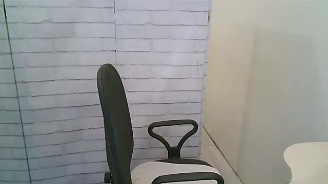 Snapshot of Helen_xi_ chatting on 9, 11, 2025 Helen xi online show from 9, 11, 2025