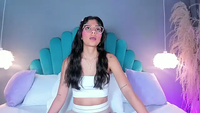 AlassiaHocthner online show from 15, 10, 2025