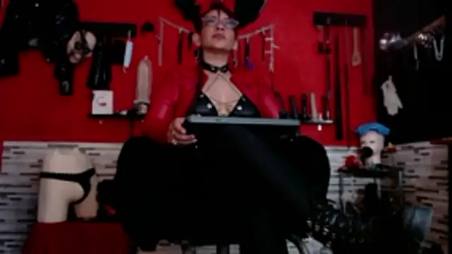 Miss Mirandaa online show from 21, 10, 2025