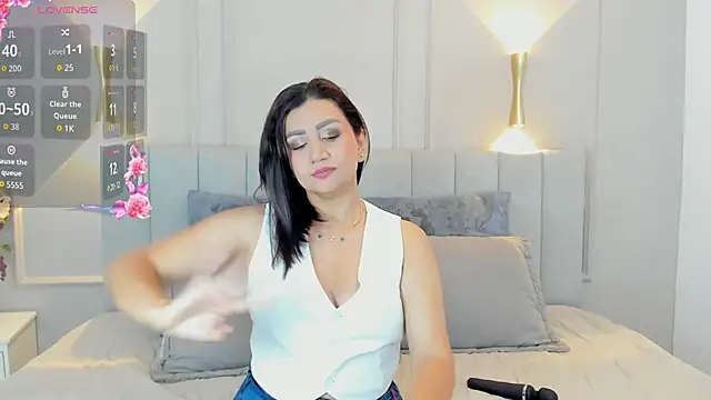 victoria bourne online show from 8, 11, 2025