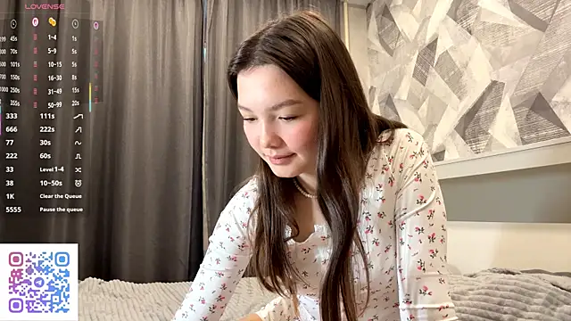 KiraVelvet online show from 13, 11, 2025