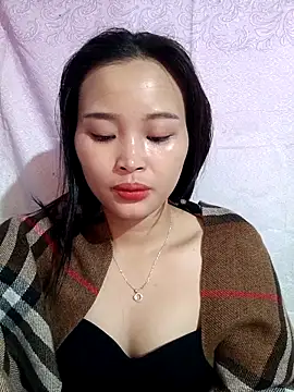 Snapshot of Lili_lovely chatting on 15, 11, 2025 Lili lovely online show from 15, 11, 2025