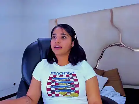 Snapshot of ScarletDoll chatting on 8, 11, 2025 ScarletDoll online show from 8, 11, 2025