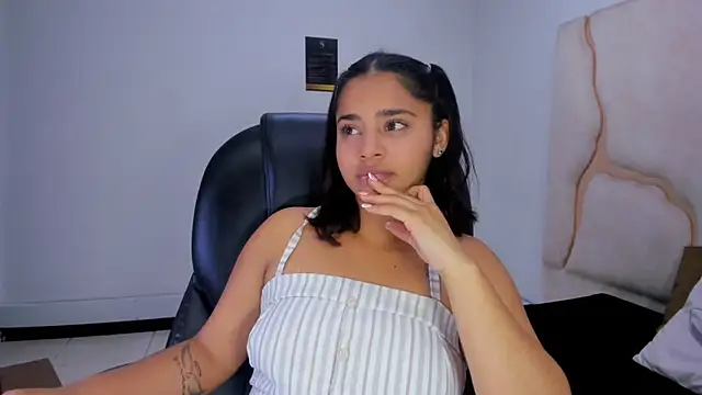 Snapshot of ScarletDoll chatting on 11, 11, 2025 ScarletDoll online show from 11, 11, 2025