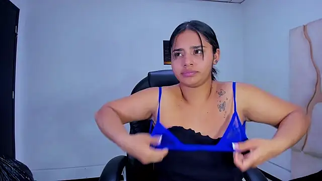 Snapshot of ScarletDoll chatting on 25, 11, 2025 ScarletDoll online show from 25, 11, 2025