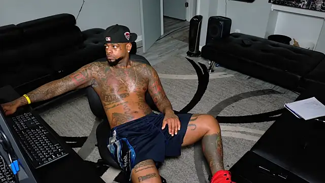 SLANGONDEMHOES online show from 6, 3, 2026