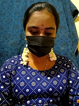 mini-queen online show from 8, 10, 2025