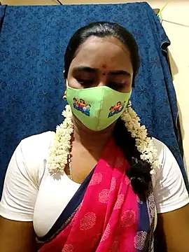 mini-queen online show from 11, 11, 2025