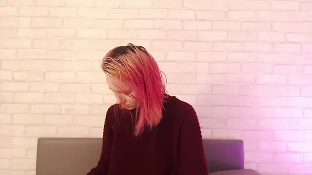 Ericha Stone online show from 25, 11, 2025