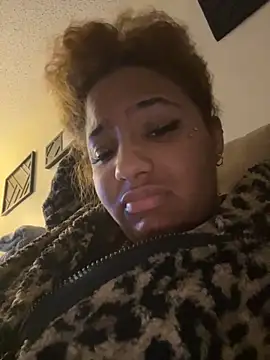 Snapshot of StylishEchium chatting on 29, 10, 2025 StylishEchium online show from 29, 10, 2025