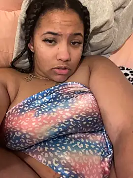 Snapshot of StylishEchium chatting on 13, 11, 2025 StylishEchium online show from 13, 11, 2025