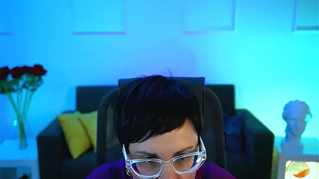 LauraDavidsons online show from 12, 10, 2025