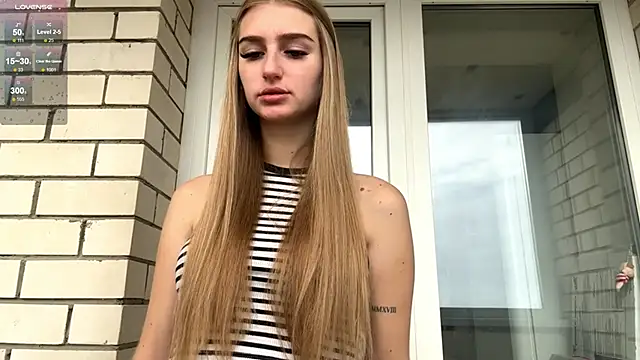 Snapshot of SweetJinny88 chatting on 12, 10, 2025 SweetJinny88 online show from 12, 10, 2025